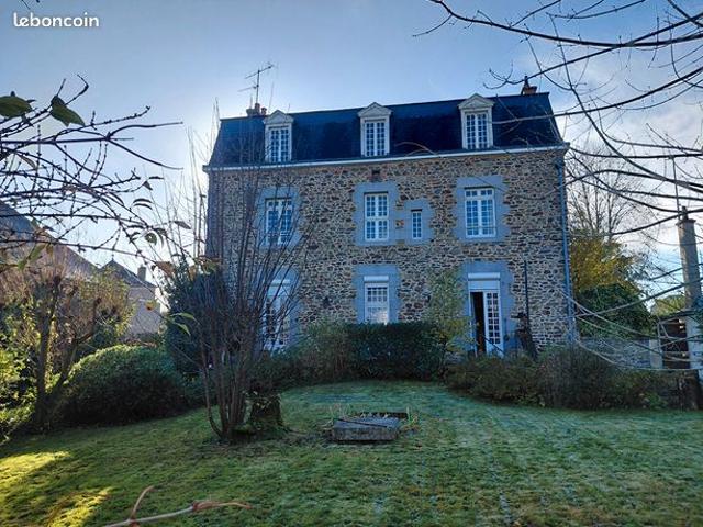 Maison 10 pièces 324 m²