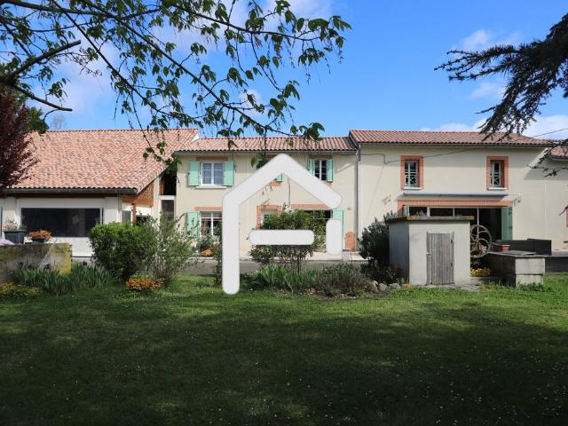 Maison 10 pièces 325 m²