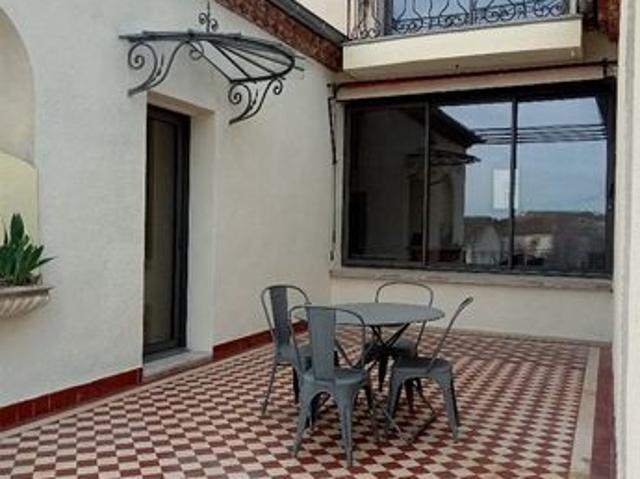 Maison 10 pièces 325 m²