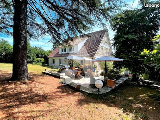 Maison 10 pièces 325 m²