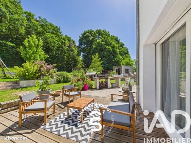 Maison 10 pièces 325 m²