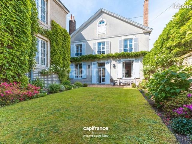 Maison 10 pièces 325 m²