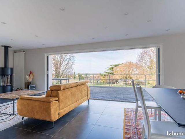 Maison 10 pièces 326 m²