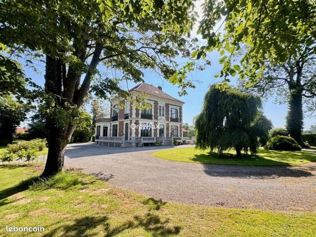 Maison 10 pièces 326 m²
