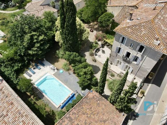 Maison 10 pièces 328 m²