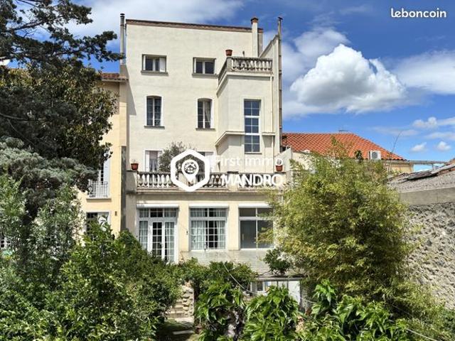 Maison 10 pièces 328 m²
