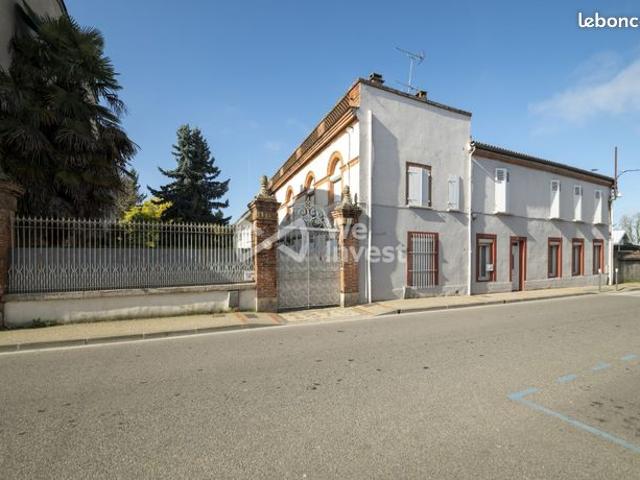 Maison 10 pièces 330 m²