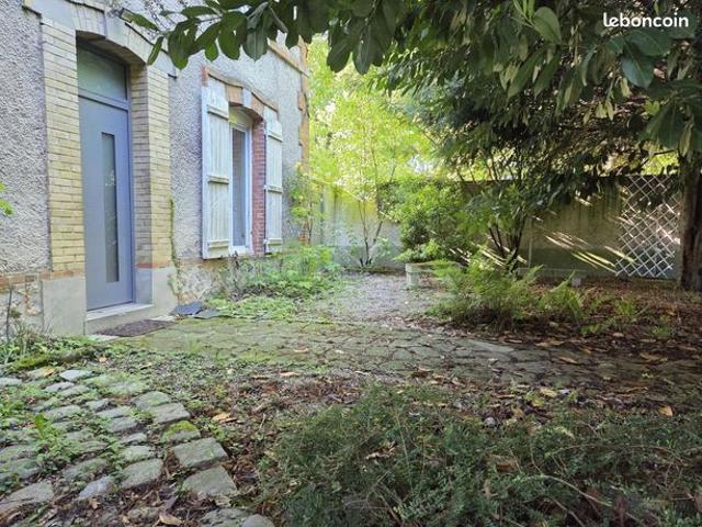 Maison 10 pièces 330 m²
