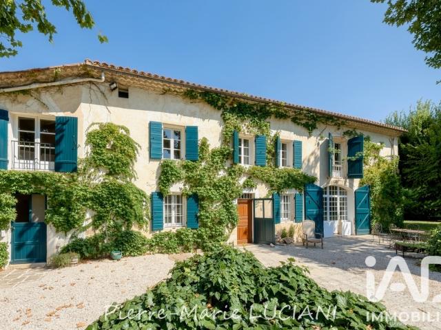 Maison 10 pièces 330 m²
