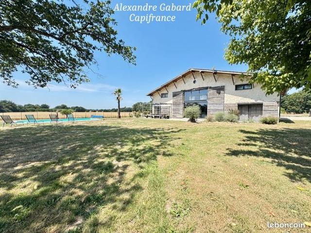 Maison 10 pièces 331 m²