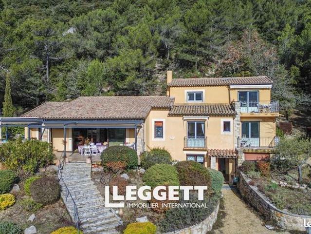 Maison 10 pièces 334 m²