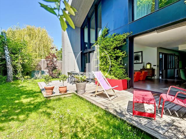 Maison 10 pièces 335 m²