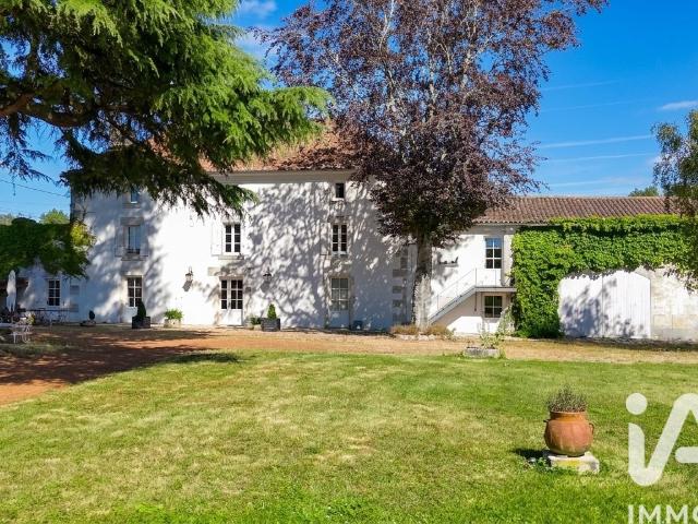 Maison 10 pièces 335 m²