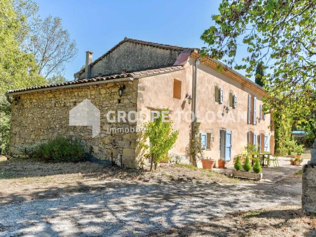 Maison 10 pièces 336 m²