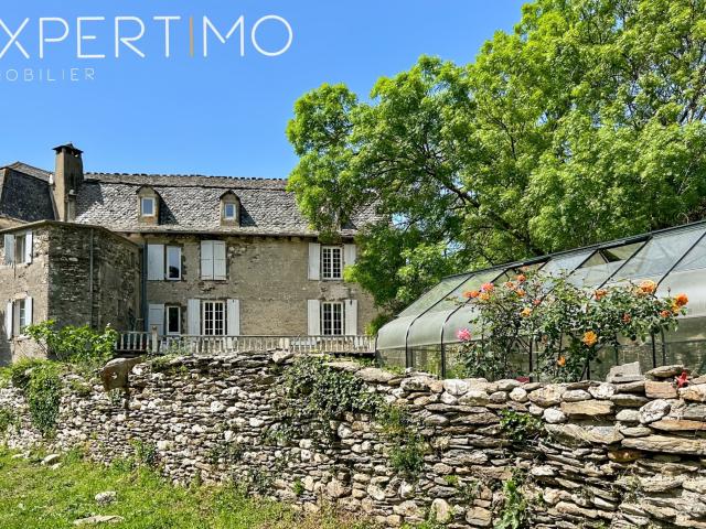 Maison 10 pièces 338 m²