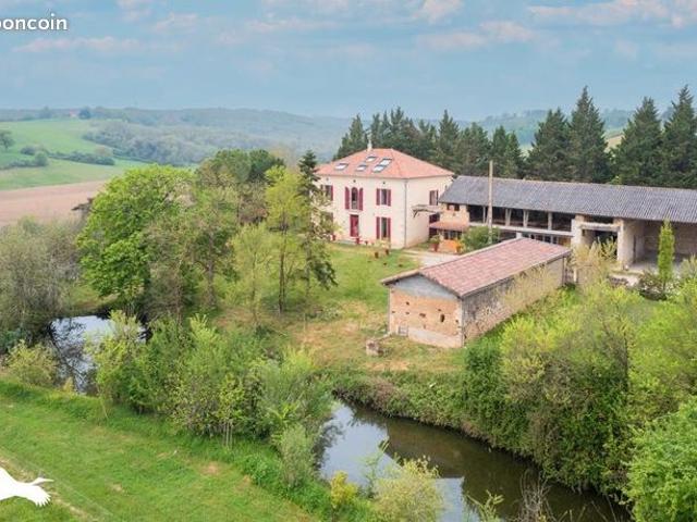 Maison 10 pièces 440 m²