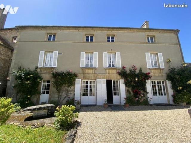Maison 10 pièces 440 m²