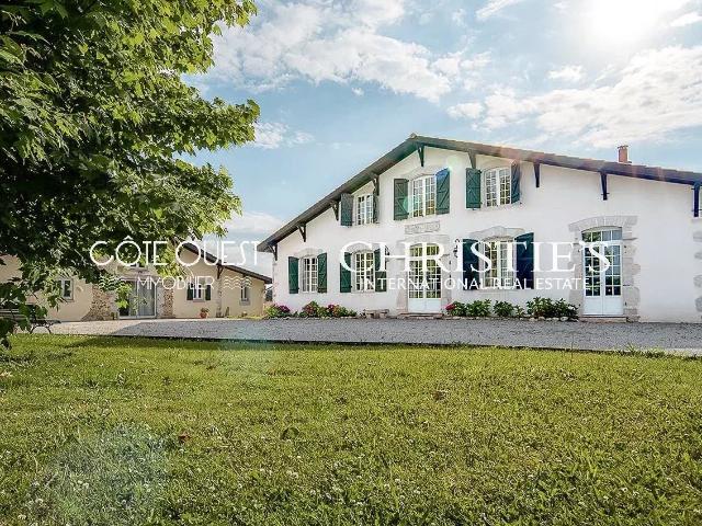Maison 10 pièces 450 m²