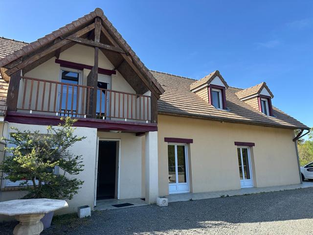 Maison 10 pièces 454 m²