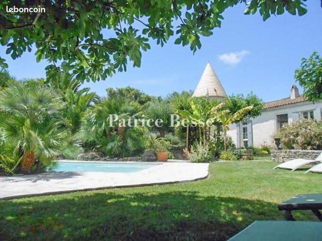 Maison 10 pièces 460 m²