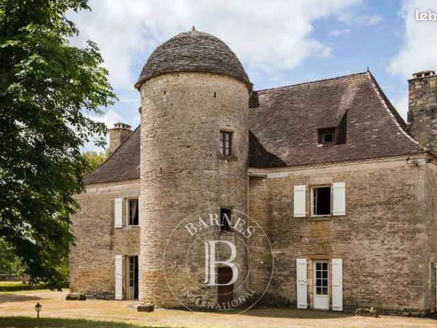 Maison 10 pièces 470 m²