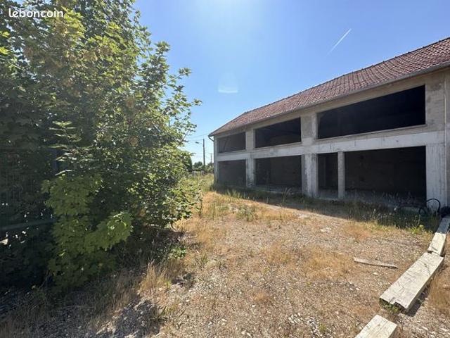 Maison 10 pièces 483 m²