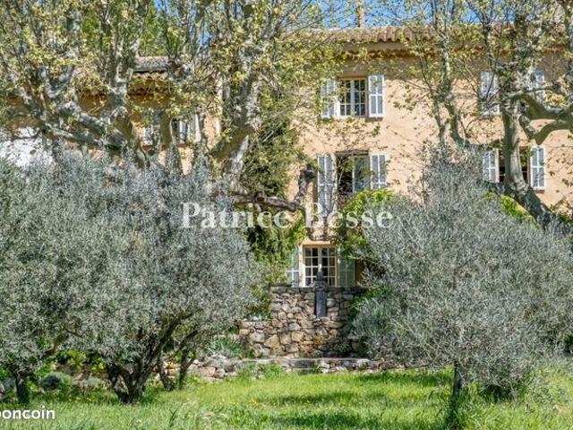 Maison 10 pièces 480 m²