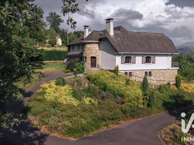 Maison 10 pièces 487 m²
