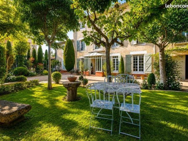 Maison 10 pièces 488 m²