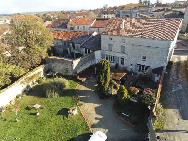 Maison 10 pièces 495 m²