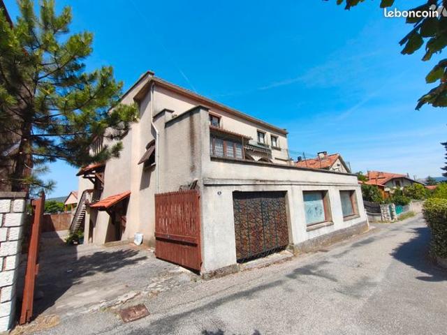 Maison 10 pièces 400 m²