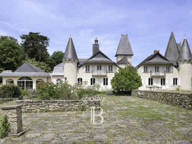 Maison 10 pièces 400 m²