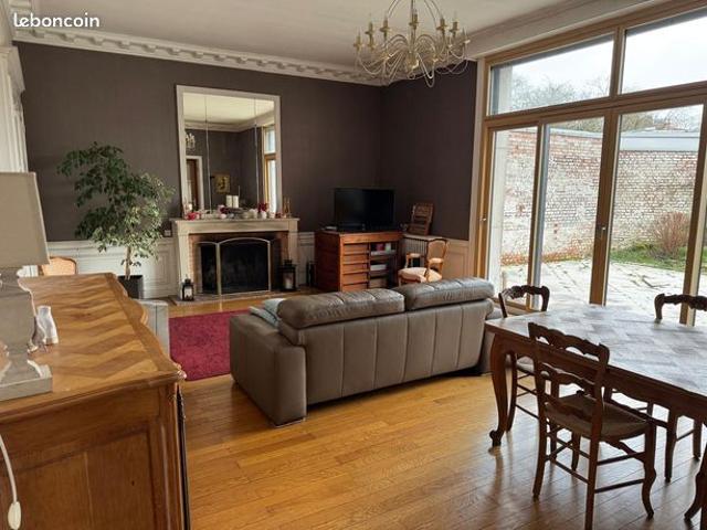 Maison 10 pièces 404 m²