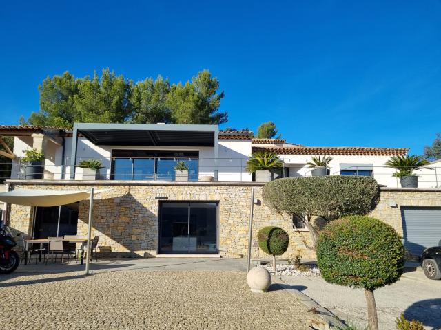 Maison 10 pièces 413 m²