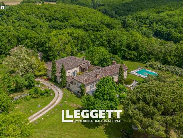 Maison 10 pièces 414 m²