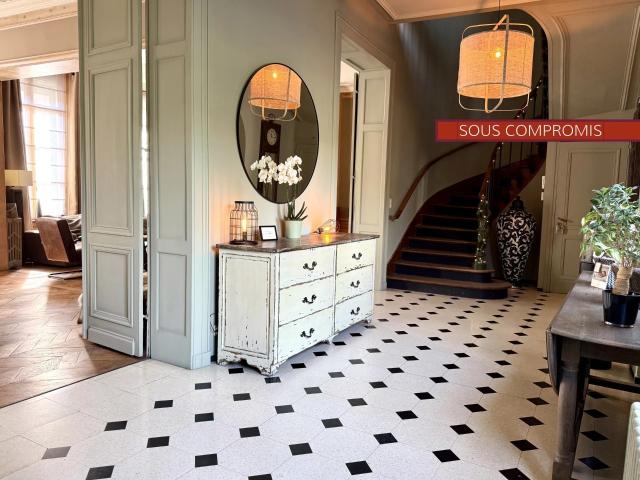 Maison 10 pièces 418 m²