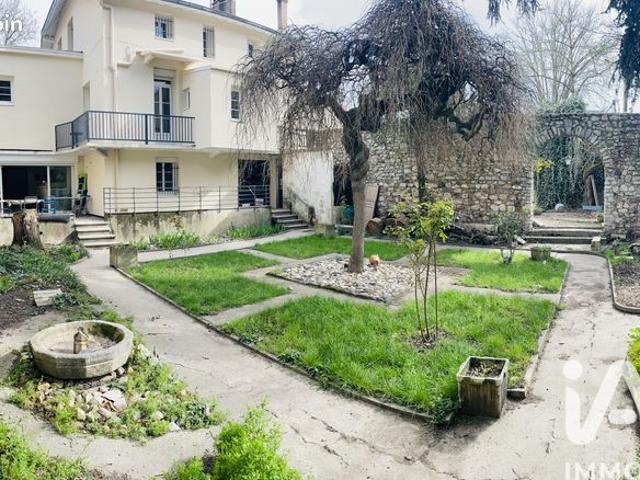 Maison 10 pièces 420 m²