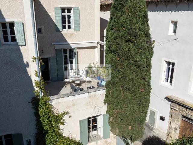 Maison 10 pièces 428 m²