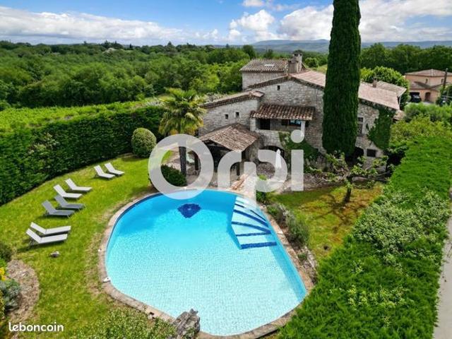 Maison 10 pièces 430 m²