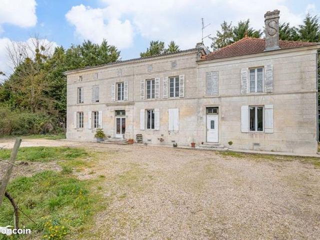 Maison 10 pièces 431 m²