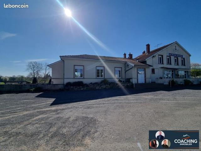 Maison 10 pièces 437 m²