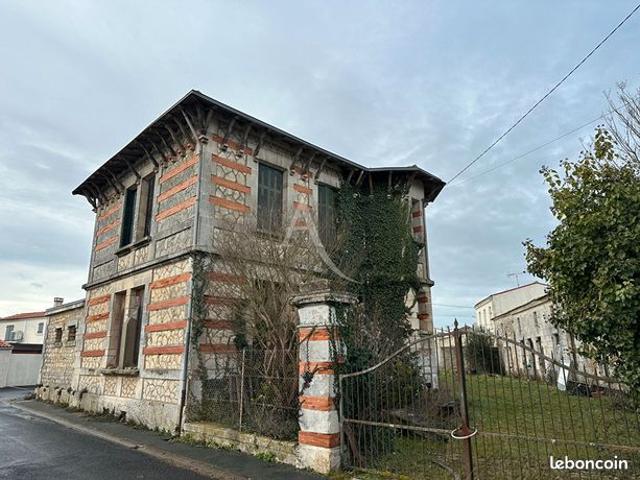 Maison 10 pièces 434 m²