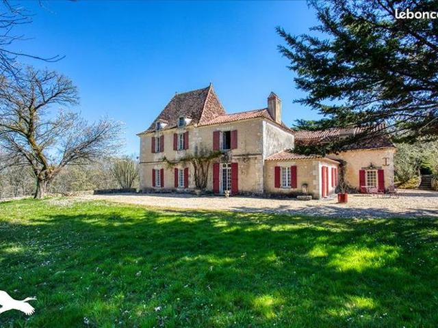 Maison 10 pièces 550 m²