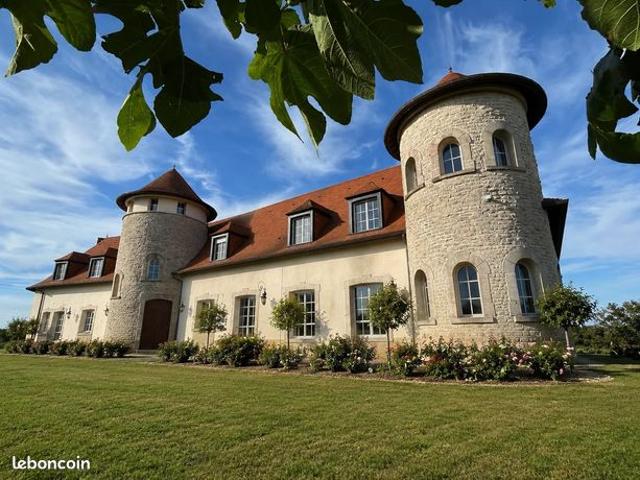 Maison 10 pièces 571 m²