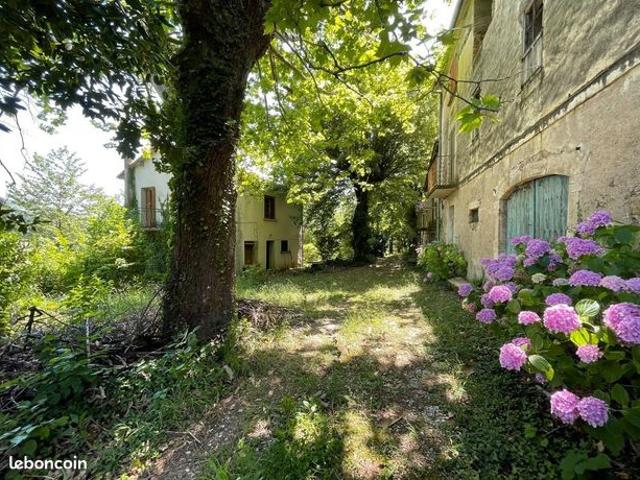 Maison 10 pièces 580 m²