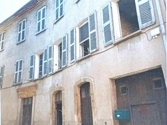 Maison 10 pièces 585 m²