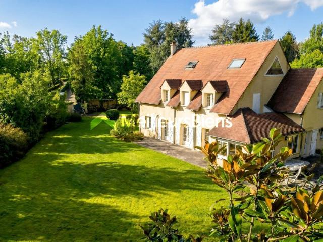 Maison 10 pièces 590 m²