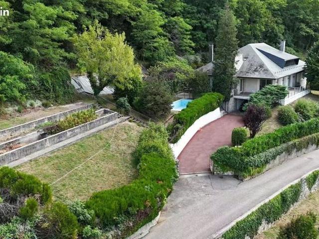 Maison 10 pièces 517 m²