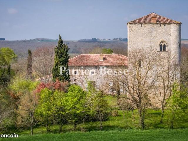 Maison 10 pièces 640 m²
