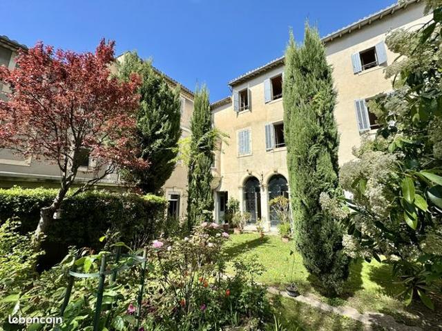 Maison 10 pièces 600 m²